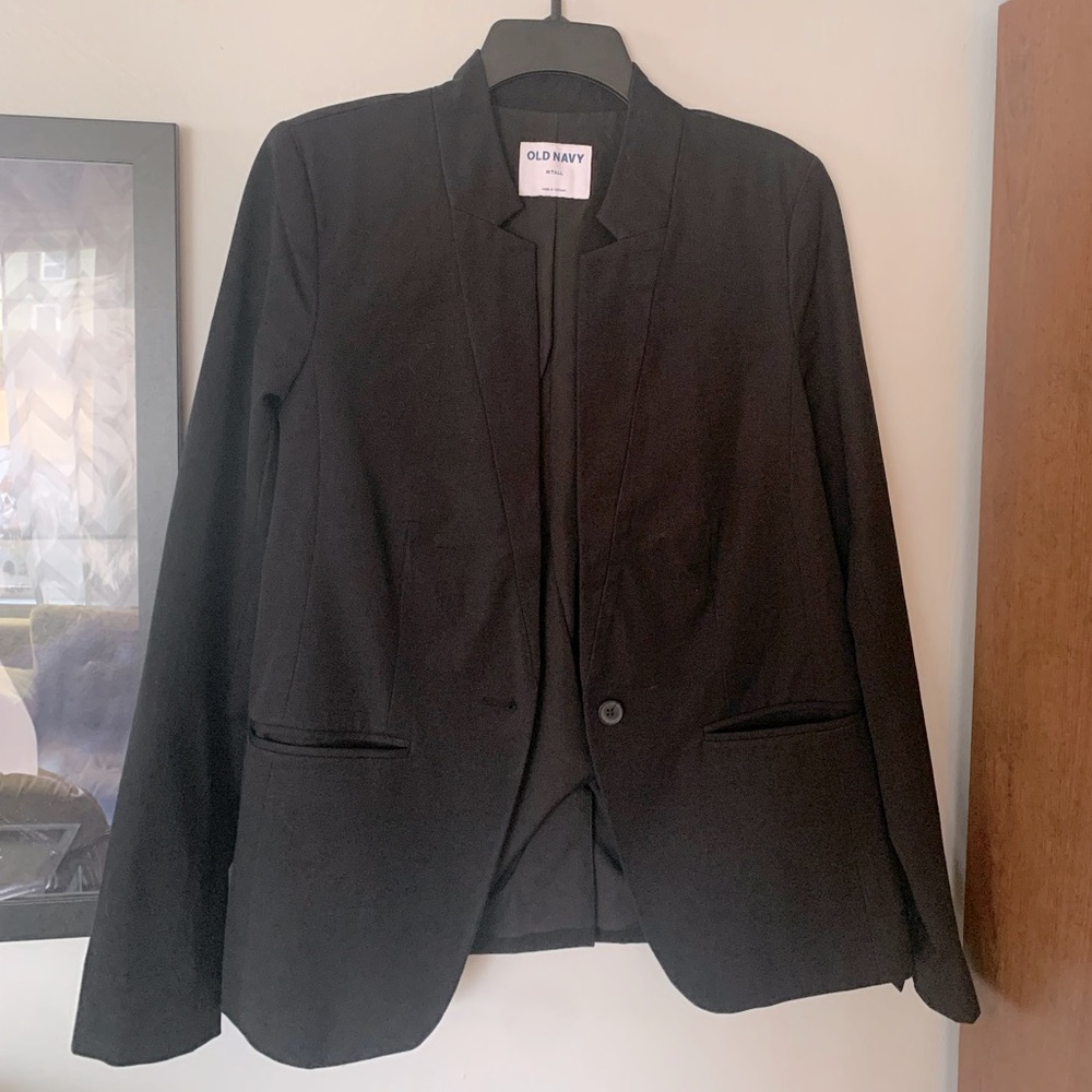Brand new Old Navy blazer. Worn once.